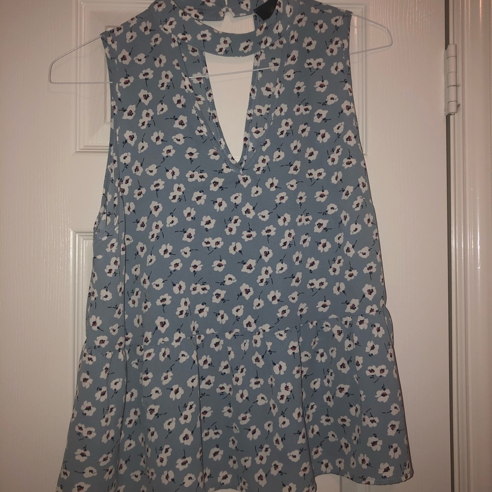 Light blue floral Francesca’s tank top!
